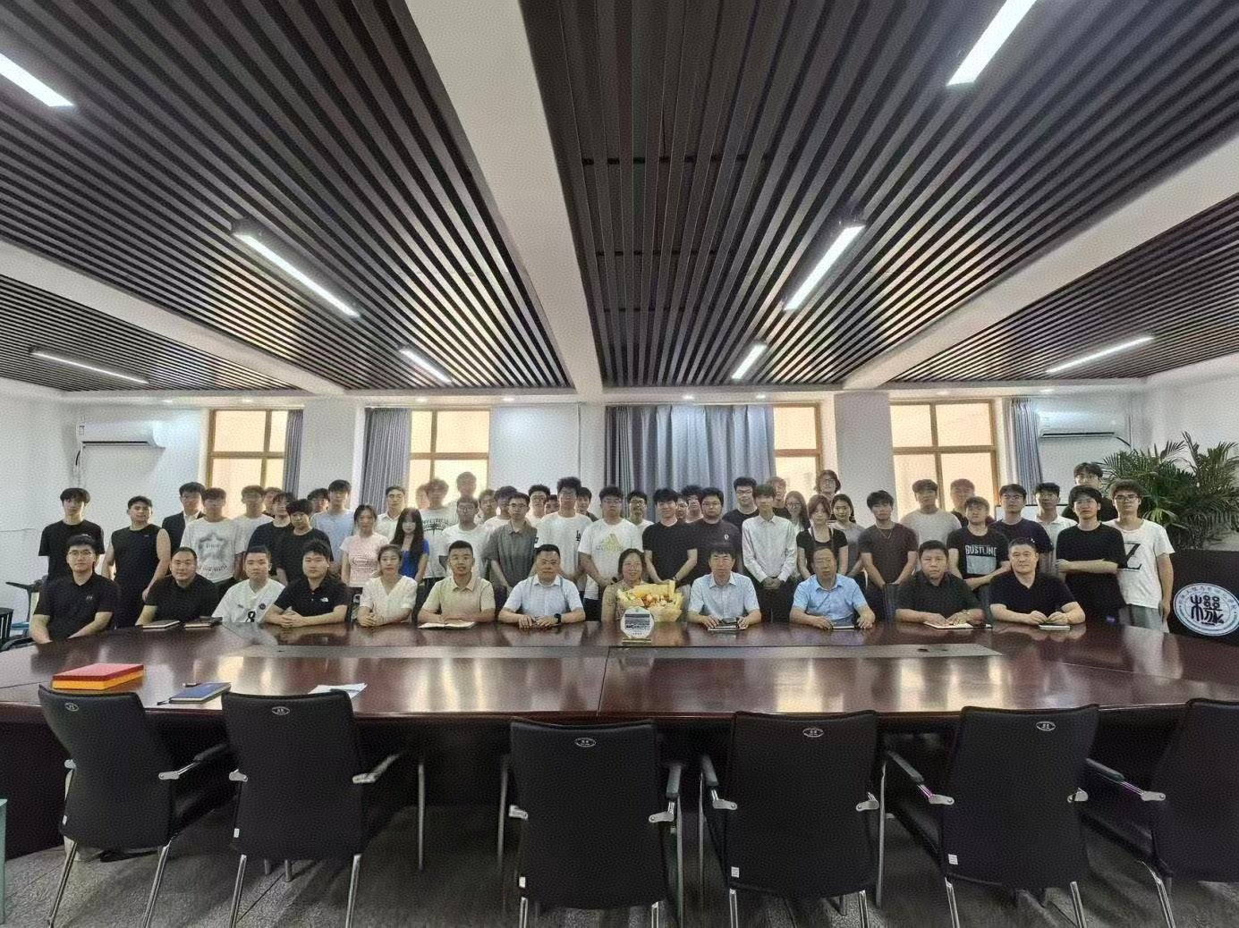 为光荣退休的杨立新老师送上一份暖心关